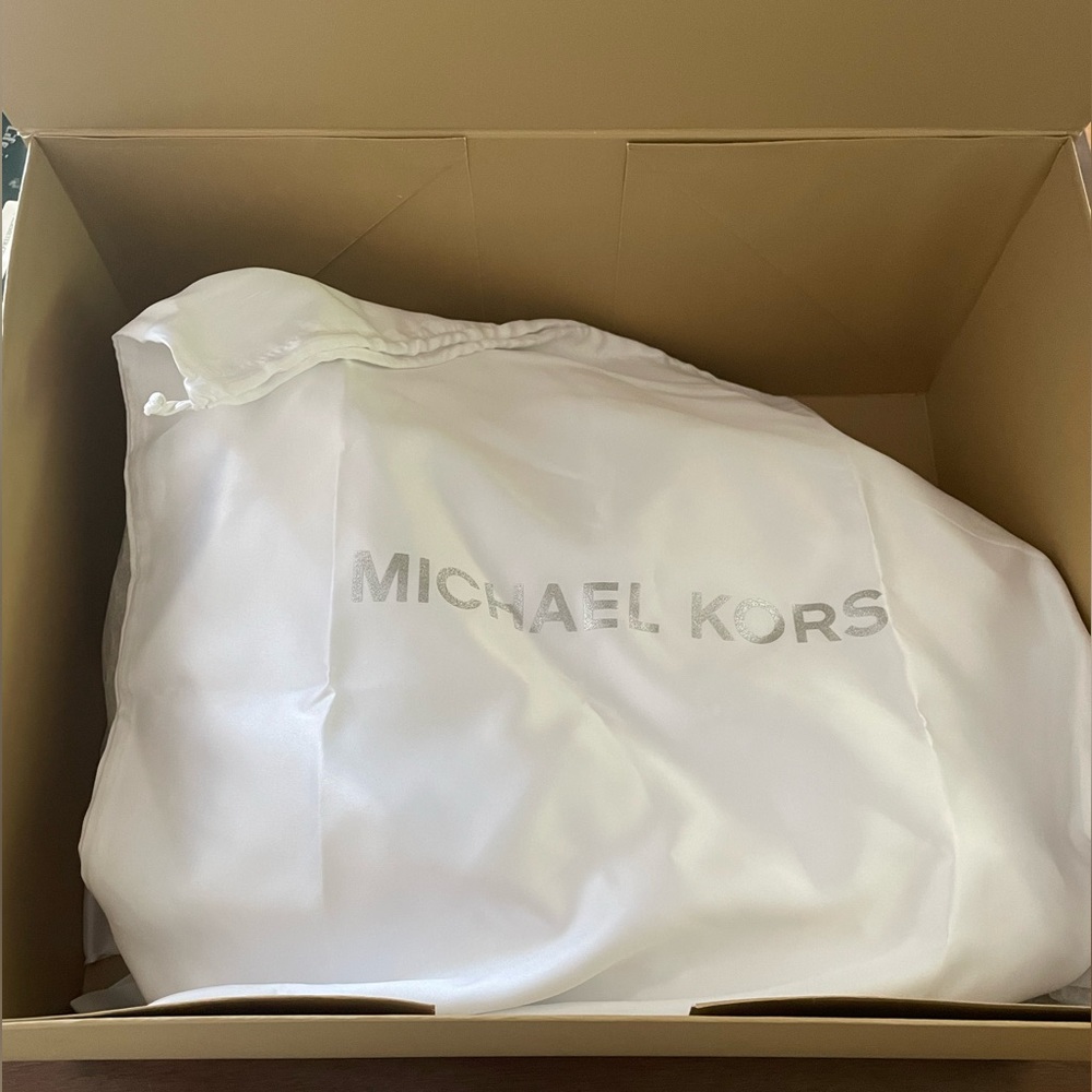 Michael Kors Savannah Handbag - Picture 6 of 7